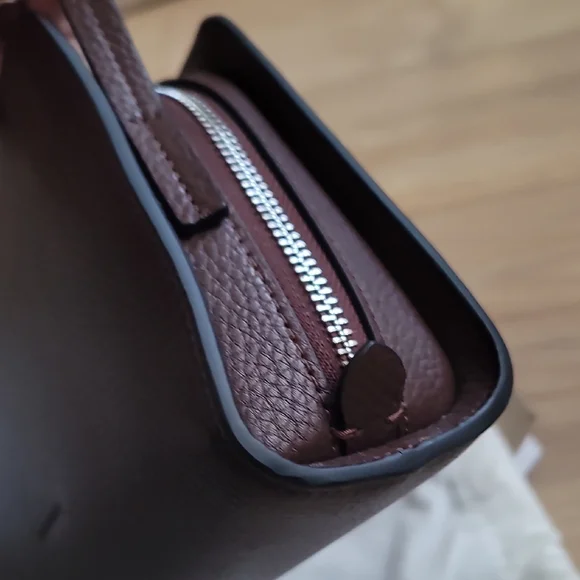 The Horse Dark Brown Leather Shoulder Bag - Picture 10 of 14